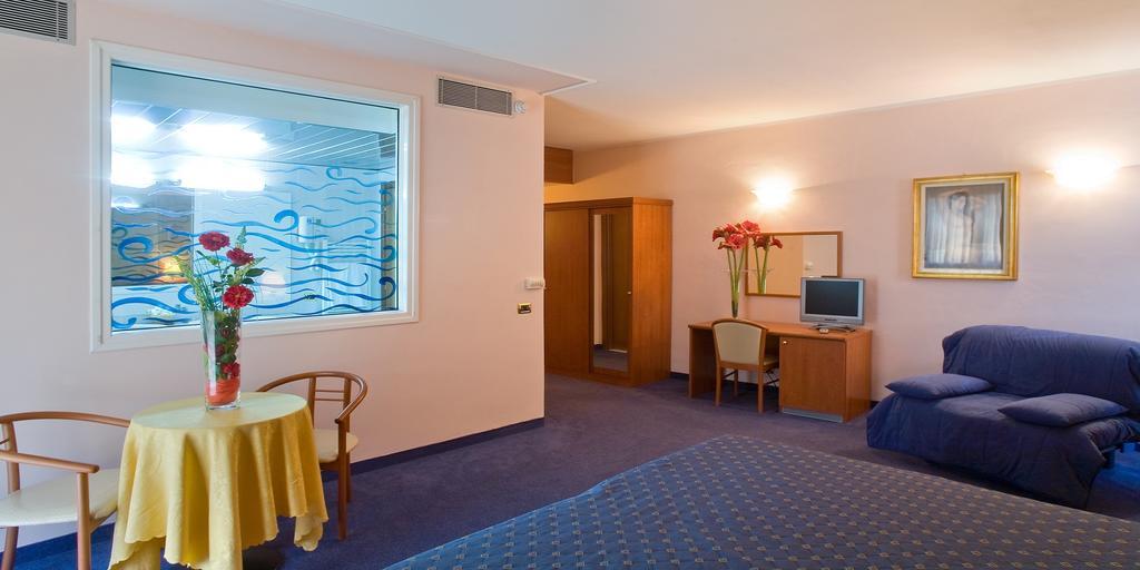 Valdenza Hotel Campegine Luaran gambar
