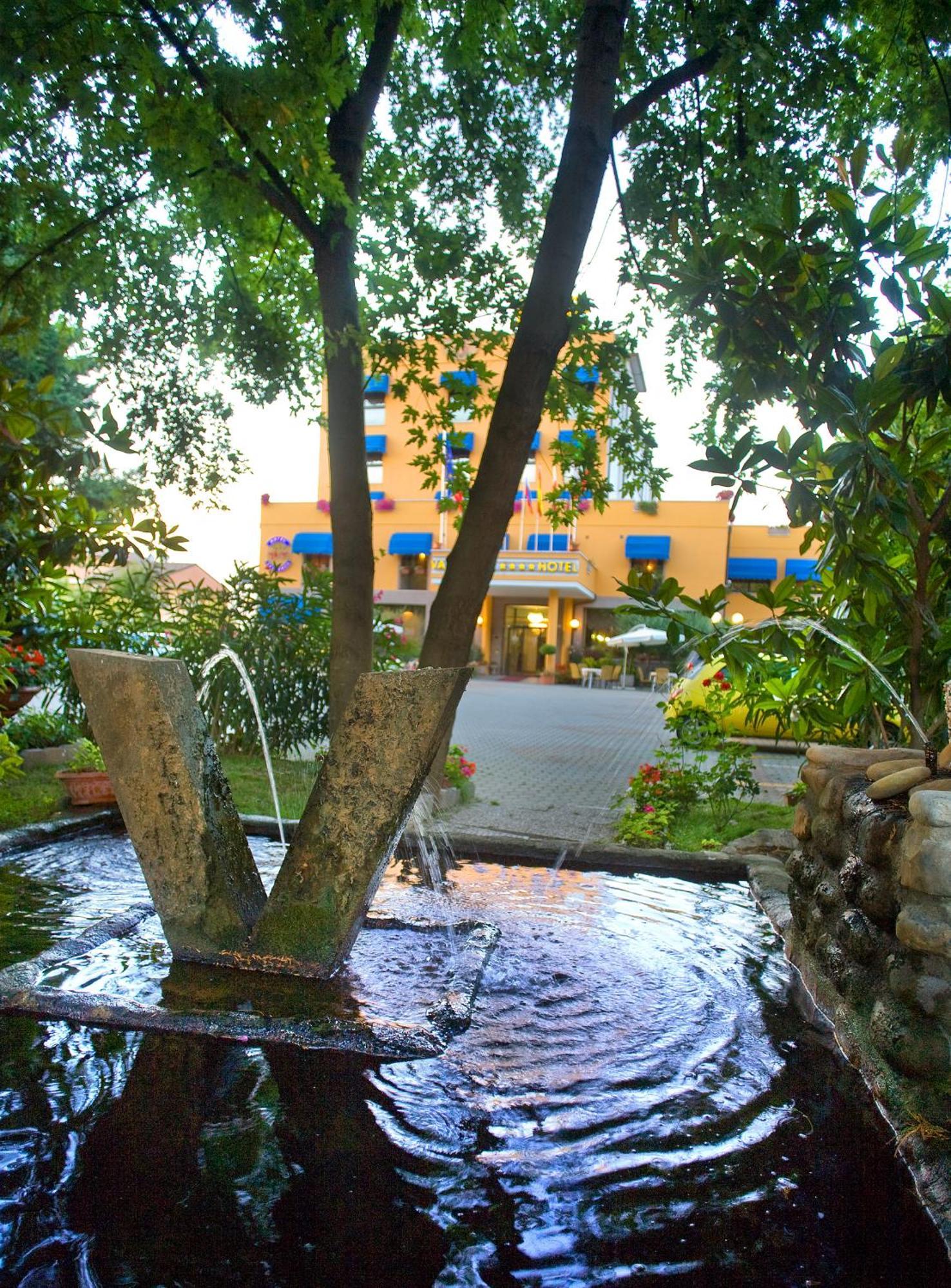 Valdenza Hotel Campegine Luaran gambar