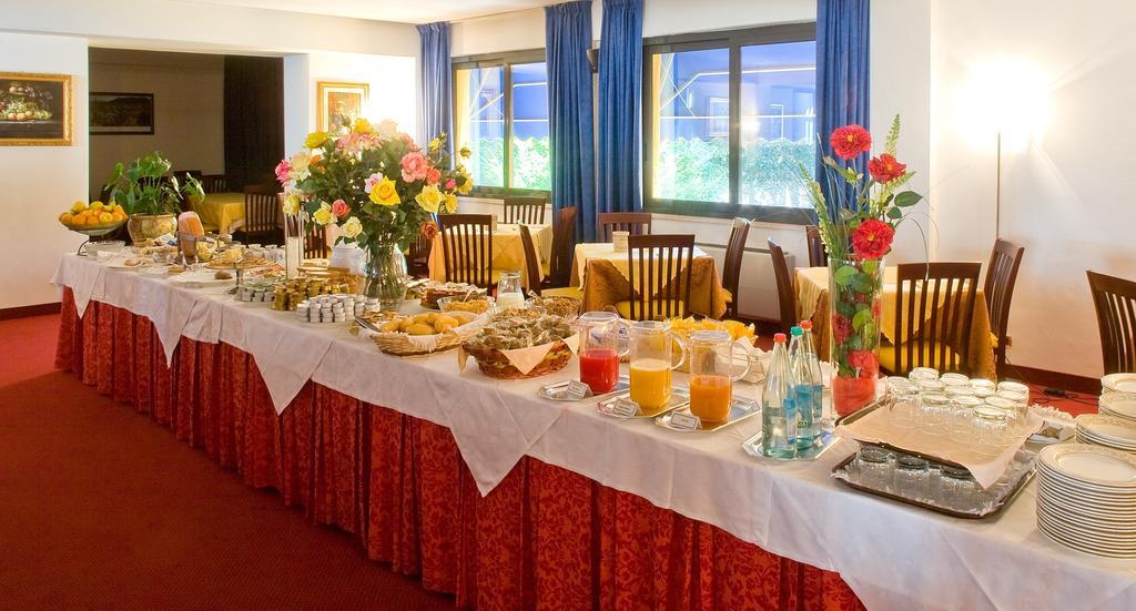 Valdenza Hotel Campegine Luaran gambar